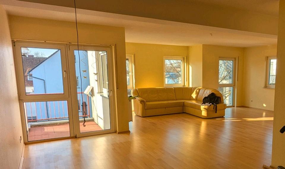 Thumbnail-Großzügige Maisonette Wohnung in der City mit zwei Stellplätzen