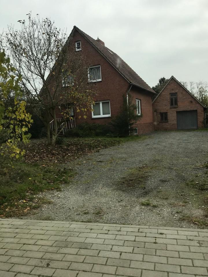 Thumbnail-Einfamilienhaus mit großem Grundstück im Mischgebiet zu verkaufen