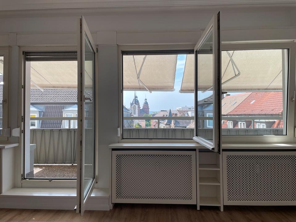 Thumbnail-Helle 2-Zimmer-Wohnung mit Dachterrasse und Schlossblick