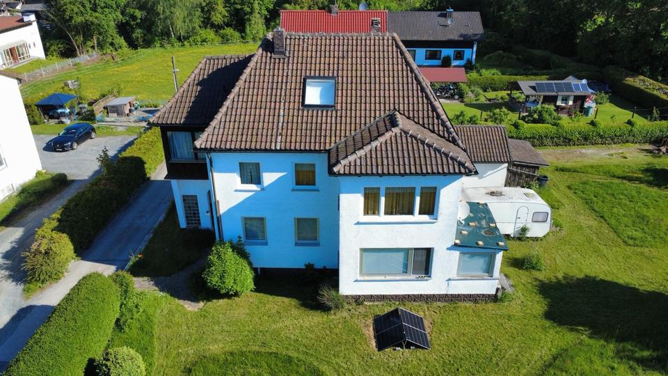 Thumbnail-Zweifamilienwohnhaus mit zwei Garagen auf 899qm Grund