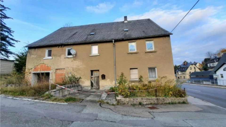 Thumbnail-denkmalgeschütztes unsaniertes Wohnhaus