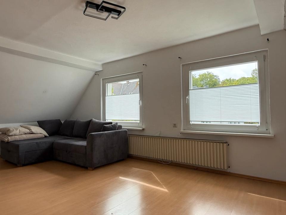 Thumbnail-Helle 3-Zimmer-Dachgeschosswohnung mit Stellplatz ab 01.06.26