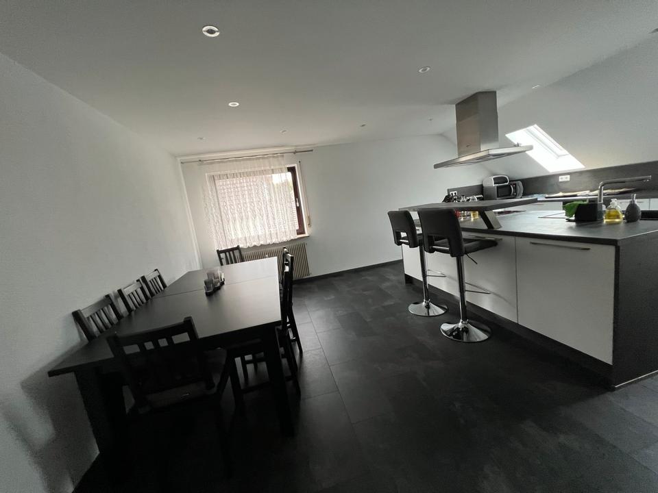 Thumbnail-Moderne Wohnung mit Dachgeschoss, Balkon, Terrasse und Garten