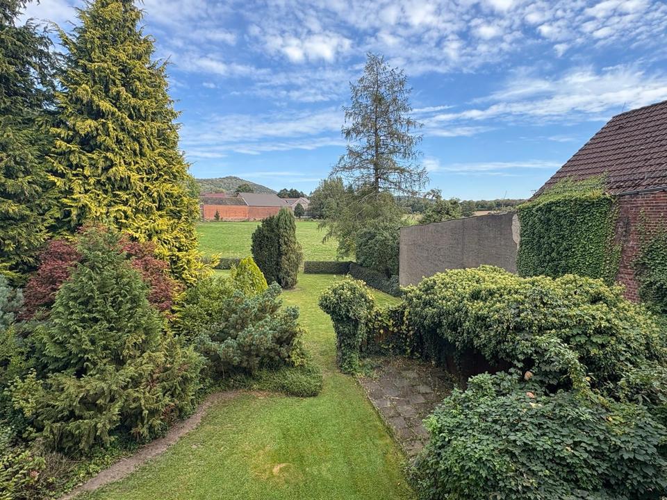 Thumbnail-Wunderschön gelegenes Einfamilienhaus mit einem riesigem Garten