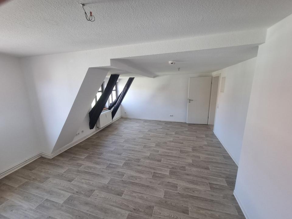 Thumbnail-2-Zimmer-Dachgeschosswohnung
