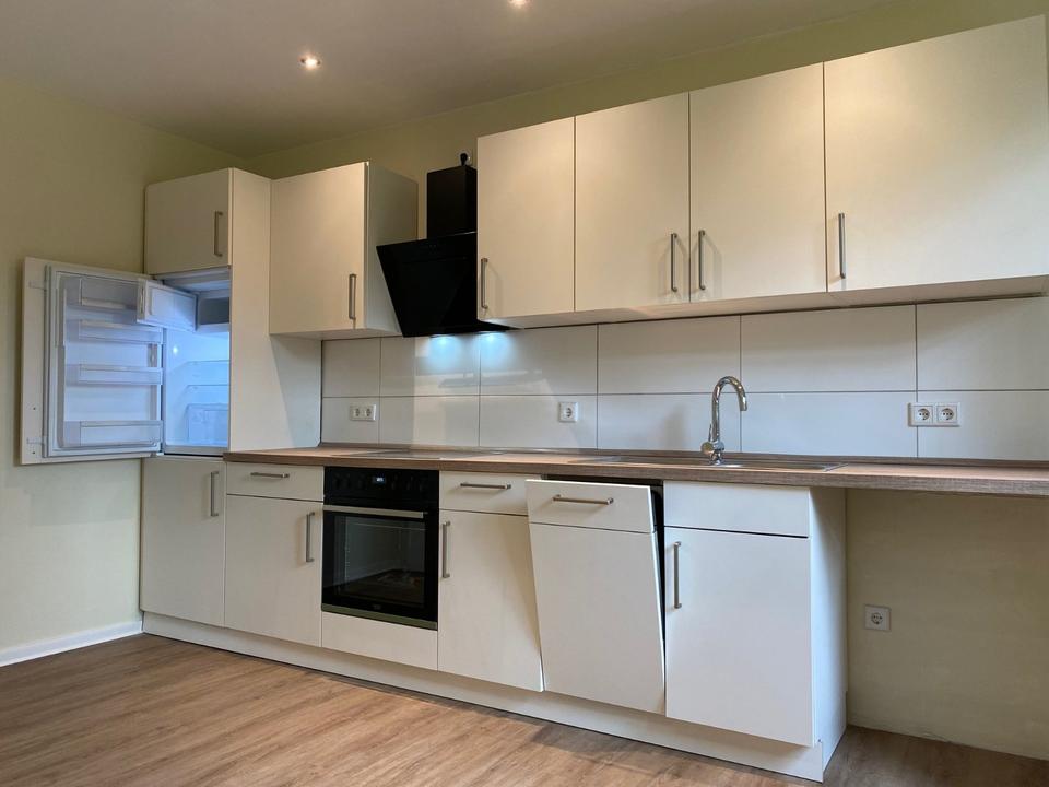 Thumbnail-Schöne kernsanierte 3-Zi.-Wohnung in Bremerhaven-Lehe 690 EUR