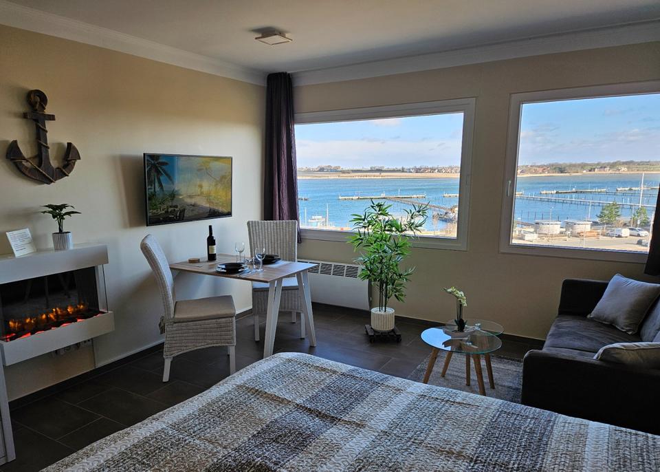 Thumbnail-Unverbauter Hafenblick Ferienwohnung Fehmarn Südstrand traumhaft