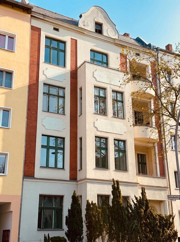 Thumbnail-Mehrgenerationenhaus in Berlin Steglitz - 4 Etagenwohnungen + DG