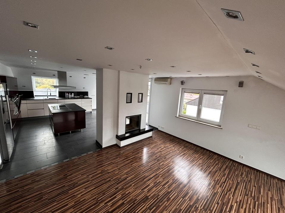 Thumbnail-Moderne 4-Zimmer-Dachgeschosswohnung mit Luxus-Ausstattung, Balkon & Weitblick