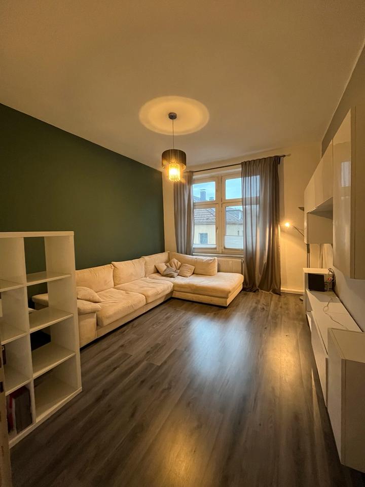 Thumbnail-Gemütliche Altbauwohnung mit großer Wohnküche