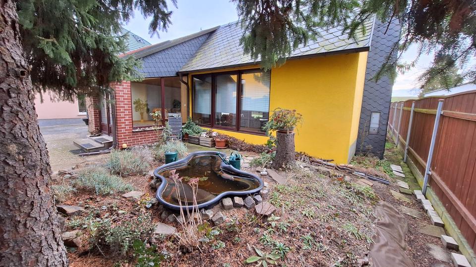 Thumbnail-Massiver Bungalow ca.70qm aus-umbaufähig mit Grundstück