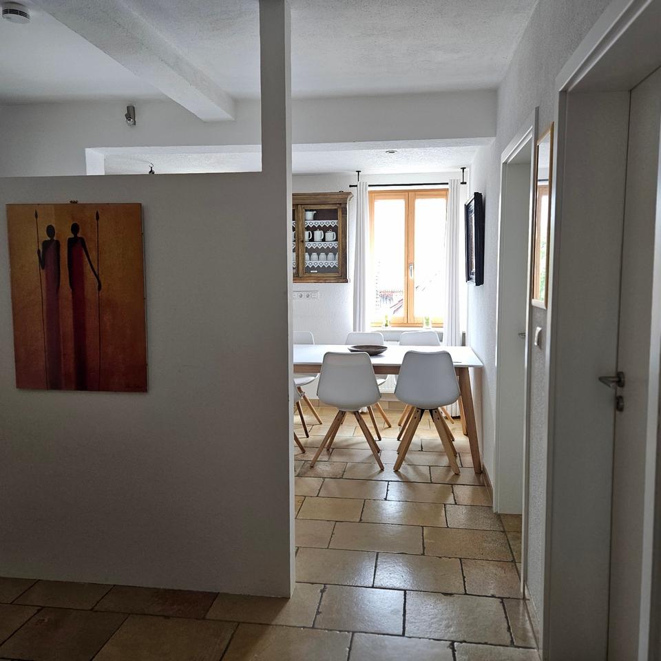 Thumbnail-1-Zimmer-Apartment