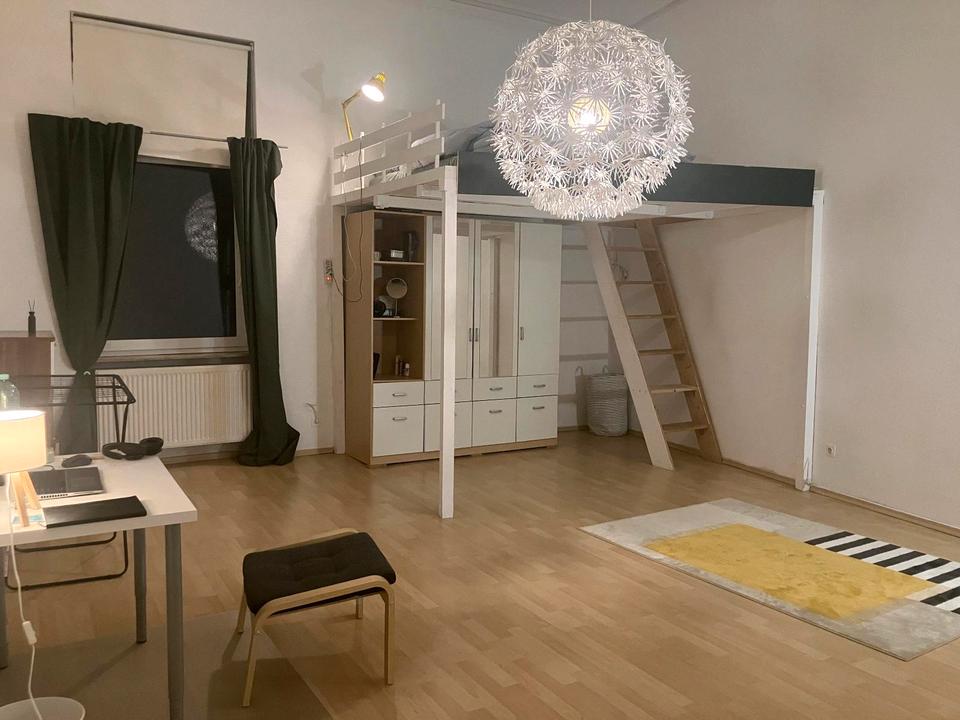 Thumbnail-Großes 35qm WG-Zimmer mit 4 m hohen Decken, frei ab 15.04.26