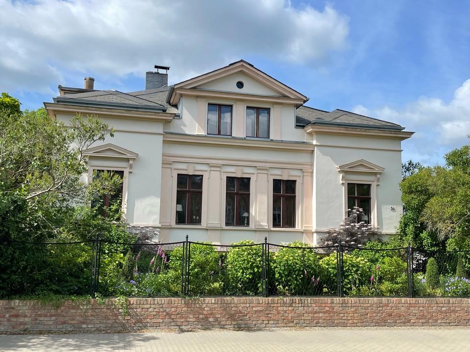 Thumbnail-Charmante 1 - Zimmer - Wohnung in klassizistischer Villa