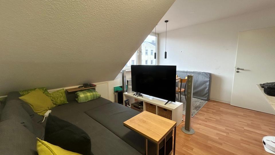 Thumbnail-Helle 2 Zimmer DG Wohnung direkt an der Lister Meile