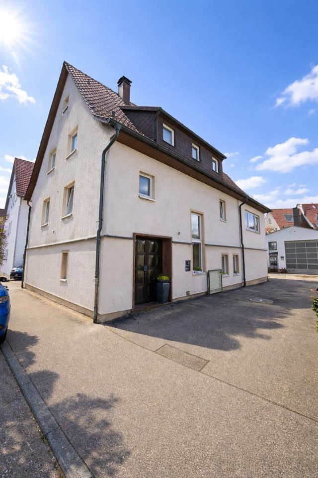 Thumbnail-EFH mit 6,5 - Zimmern mit großzügiger Nutzfläche