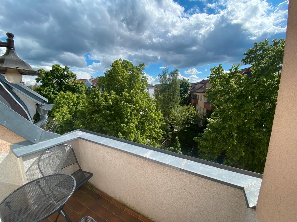 Thumbnail-Sublet June