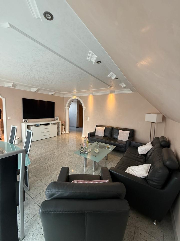 Thumbnail-Helle 5-Zimmer Maisonette Wohnung mit Balkon in Köln Weiler