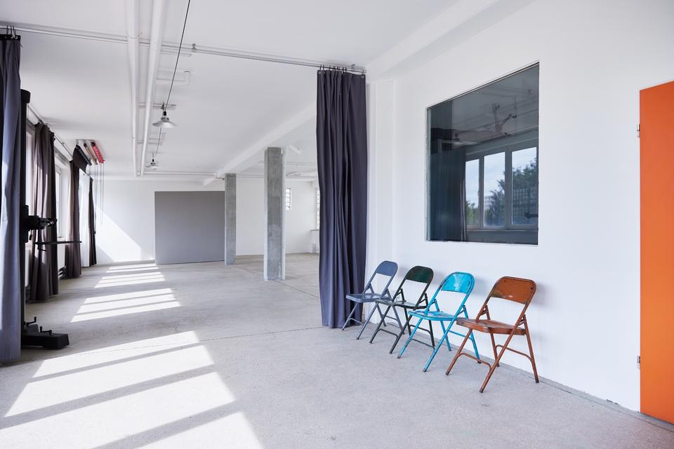 Thumbnail-Helles 25 m² Atelier-Office mit Loft-Studio für Krative