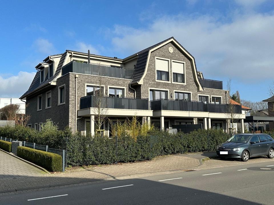 Thumbnail-Moderne 4-Zimmer Wohnung mit Terrasse und Garten