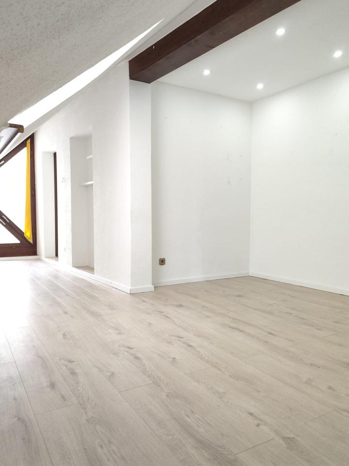 Thumbnail-2-ZI-Wohnung (DG) im Zentrum von Lage (Haustierfreundlich)