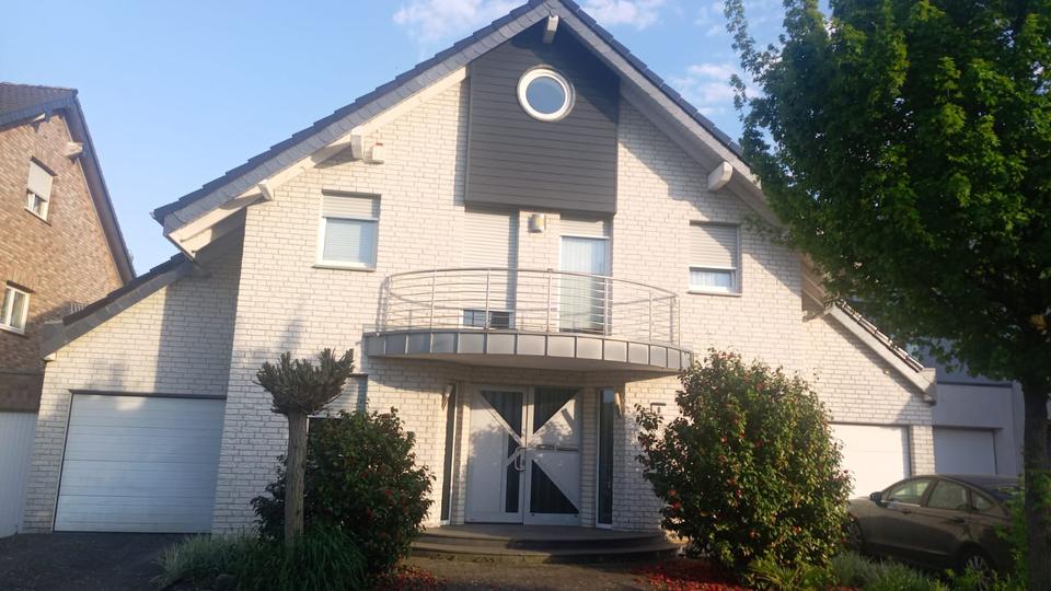 Thumbnail-Exklusives freistehendes Haus mit 2 Garagen in ruhiger Lage