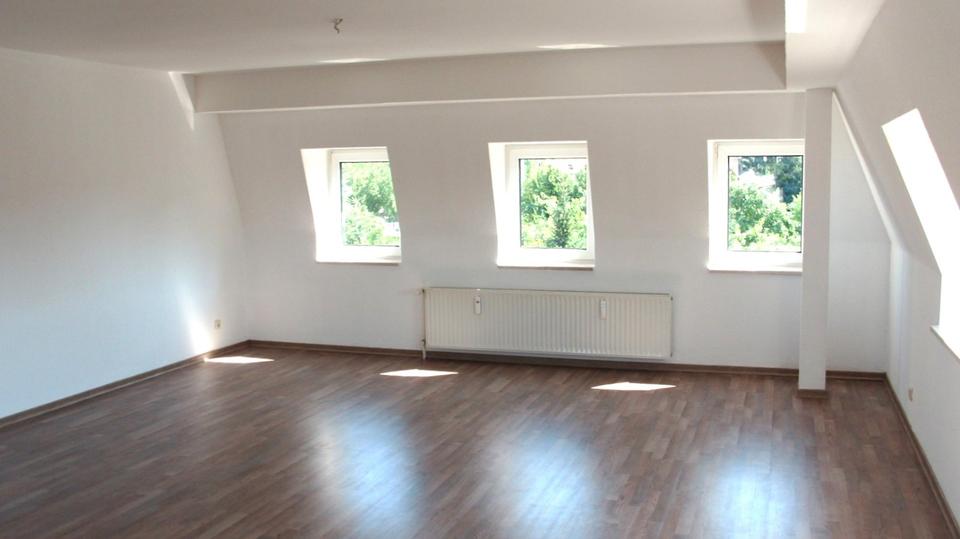 Thumbnail-Große geräumige 4-Raum-Wohnung im Zentrum von Spornitz