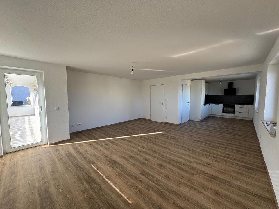 Thumbnail-Kernsanierte 4-Zi. EG Whg. im EFH mit 2 Garagen, Garten & mehr