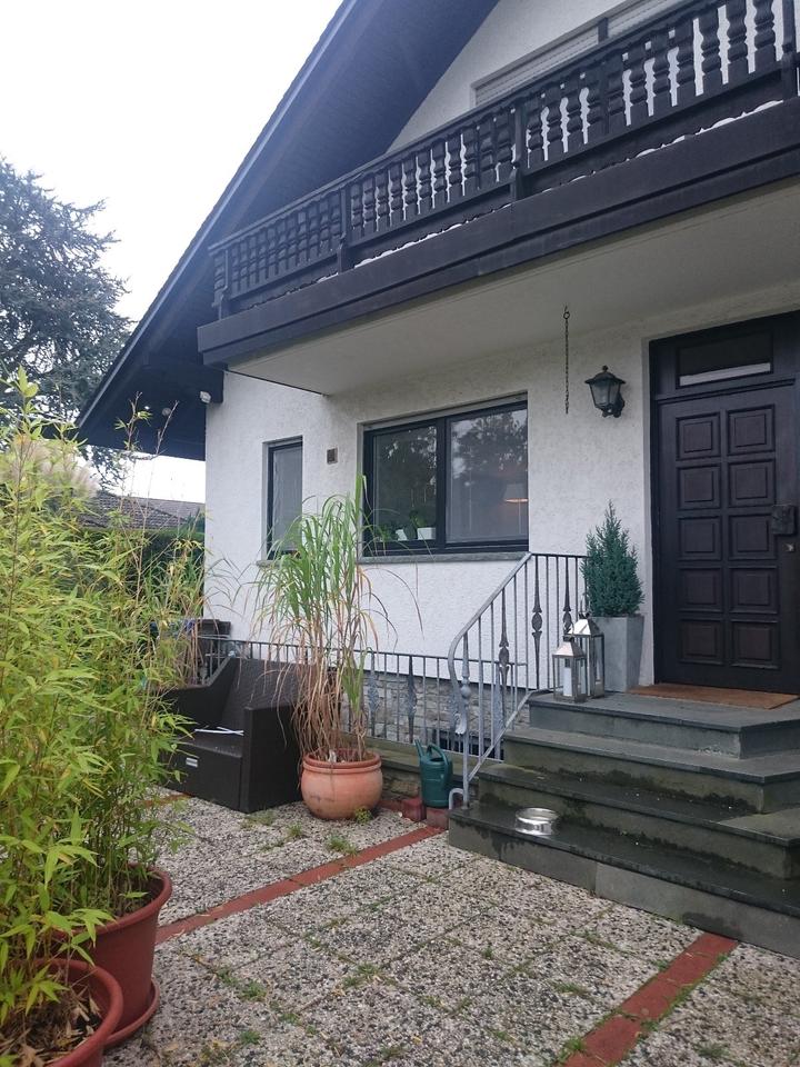 Thumbnail-+++ Provisionsfreie, helle 2-Z.Whg. ca. 79qm im DG, ab 1. Jan +++