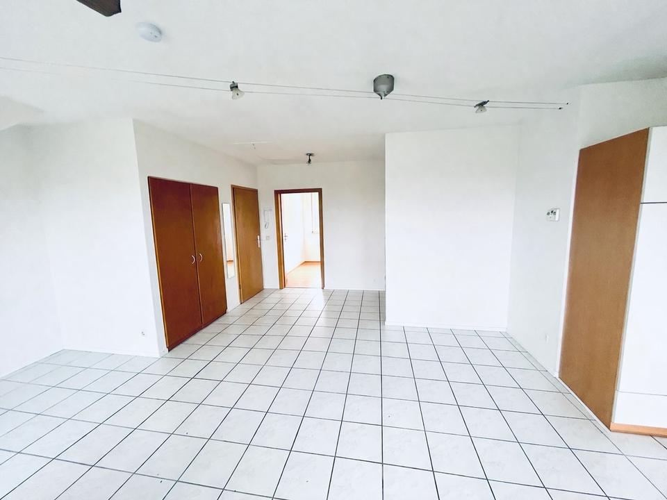 Thumbnail-3 Zimmer Wohnung mit eigenem Parkplatz Dachgeschoss