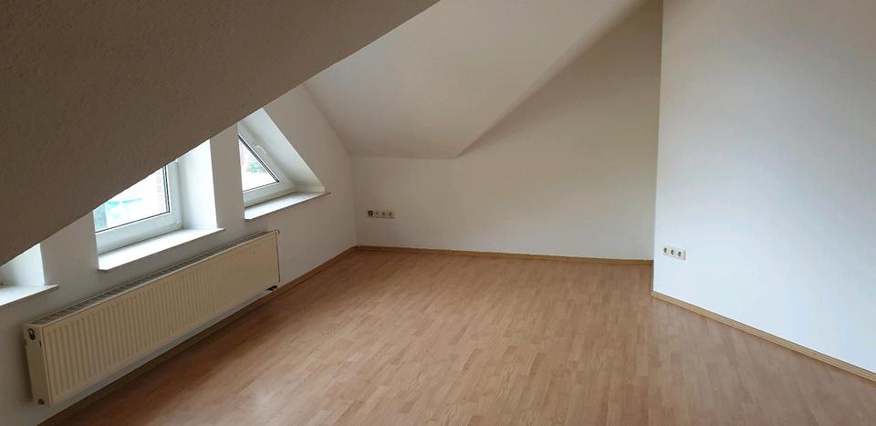 Thumbnail-Schöne Dachgeschosswohnung, Leer, Nähe Gymnasium