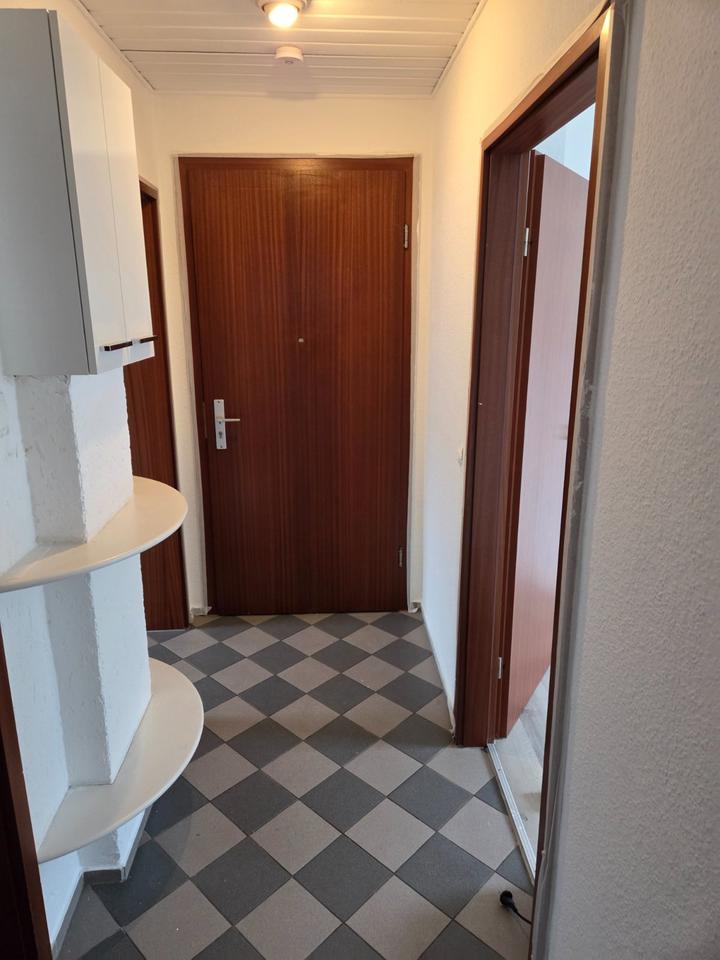 Thumbnail-Renovierte 3- Zi. Whg. o.Blk. Nähe VW