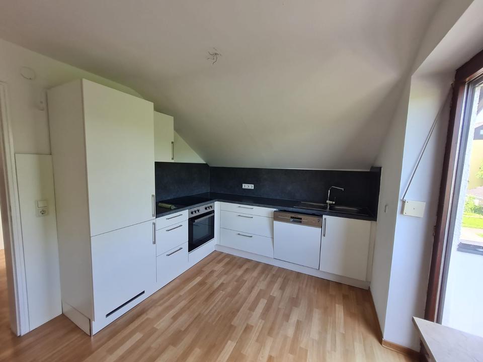 Thumbnail-4 Zimmer-Dachgeschoss Wohnung gepflegt