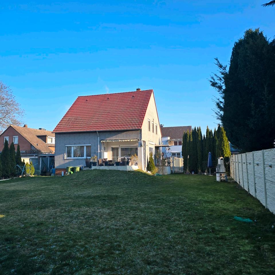 Thumbnail-Freistehendes Einfamilienhaus mit Garage und Garten zu verkaufen