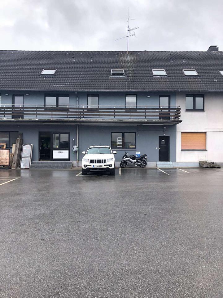 Thumbnail-VOLL AUSGESTATTETE Schreinerei in E-Borbeck inkl. CNC, Sägen, Lackierkabine etc. zu vermieten