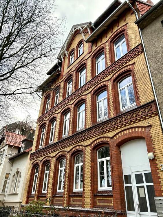 Thumbnail-4-Zimmer-Wohnung im wunderschönen Altbau mit Balkon