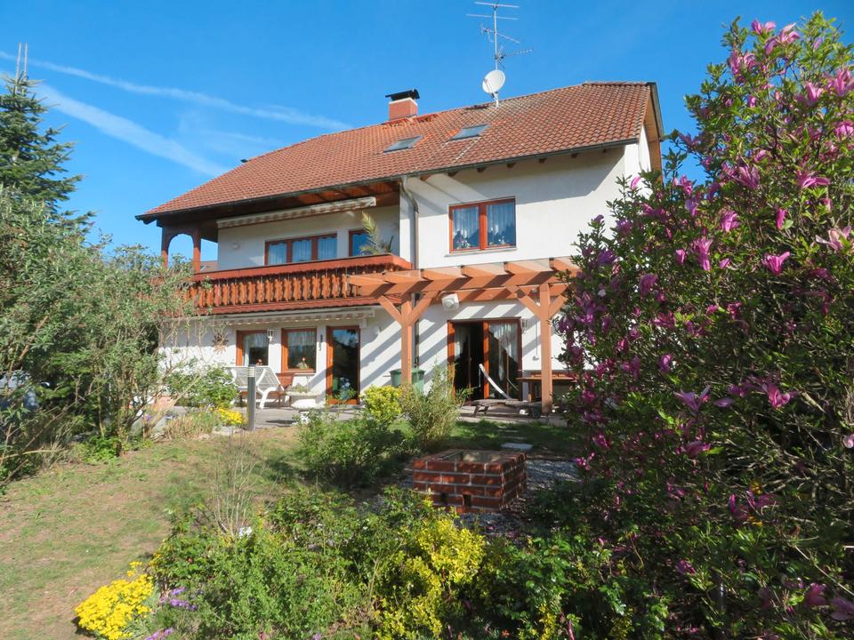 Thumbnail-Exklusives Landhaus in traumhafter Süd-Allein-Lage im Grünen