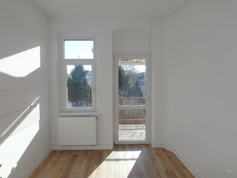 Thumbnail-Helle 3-Zimmer-Wohnung mit Laminatboden, Balkon und modernem Bad m. Wanne u. Dusche