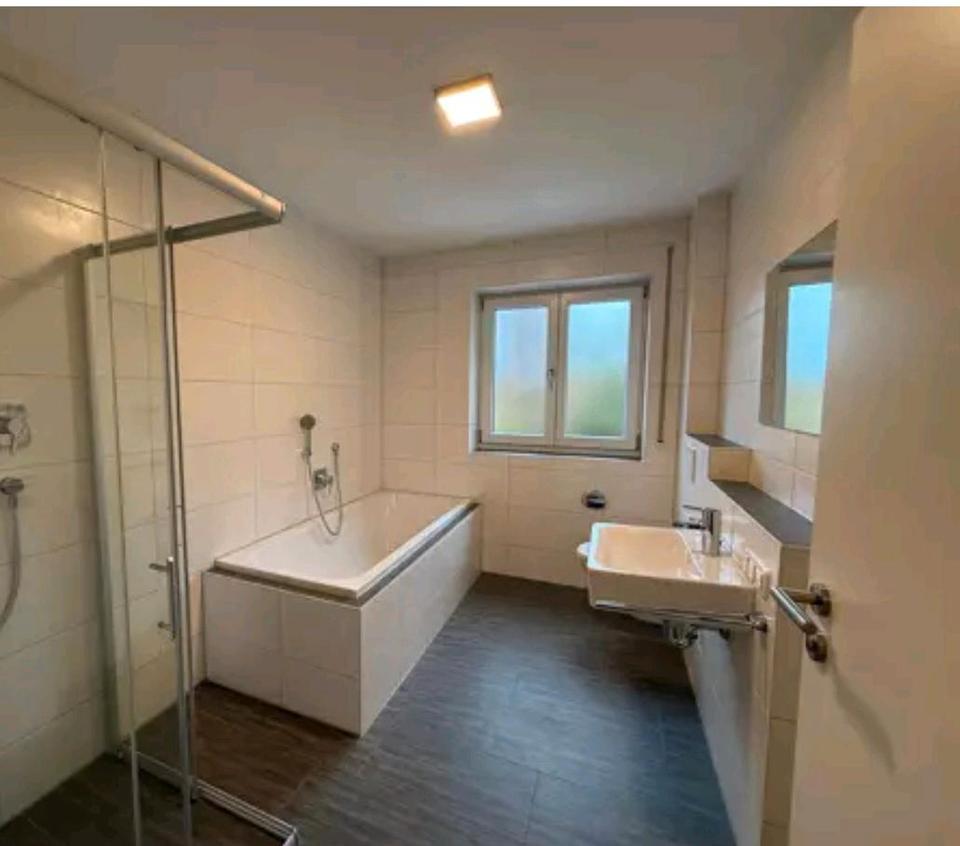 Thumbnail-1 MÖBLIERTES ZIMMER IN WG SAUBER & ZENTRAL
