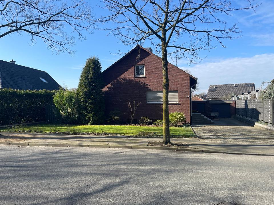 Thumbnail-Einfamilienhaus mit großem Grundstück und vielseitigen Möglichkei