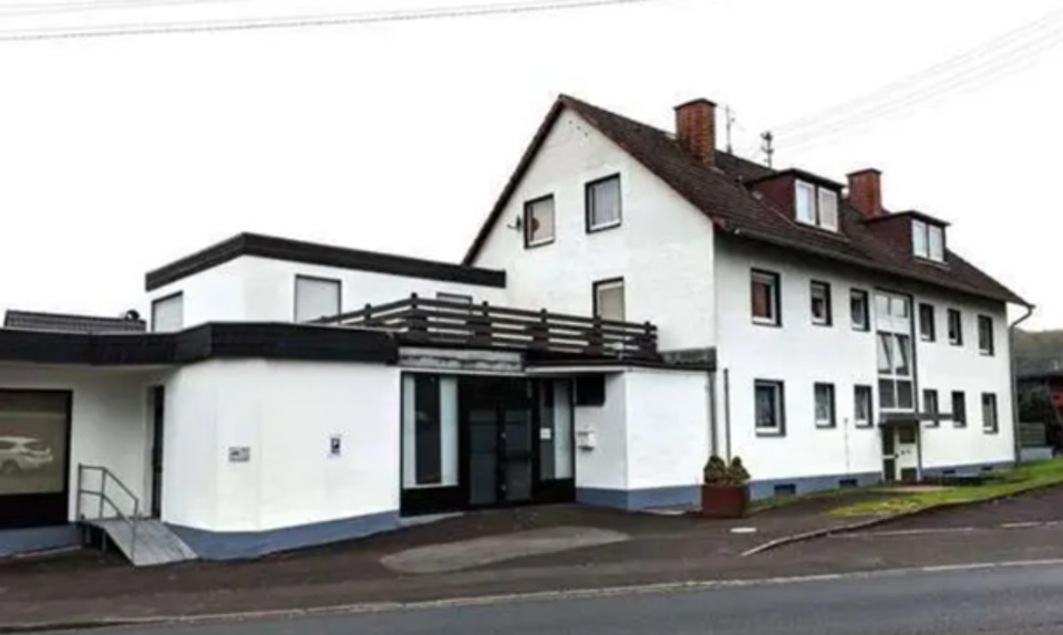 Thumbnail-ab 01.05.2026: in 2025 renovierte 2ZKB Wohnung mit Einbauküche, Doppelgarage, eigener Eingang