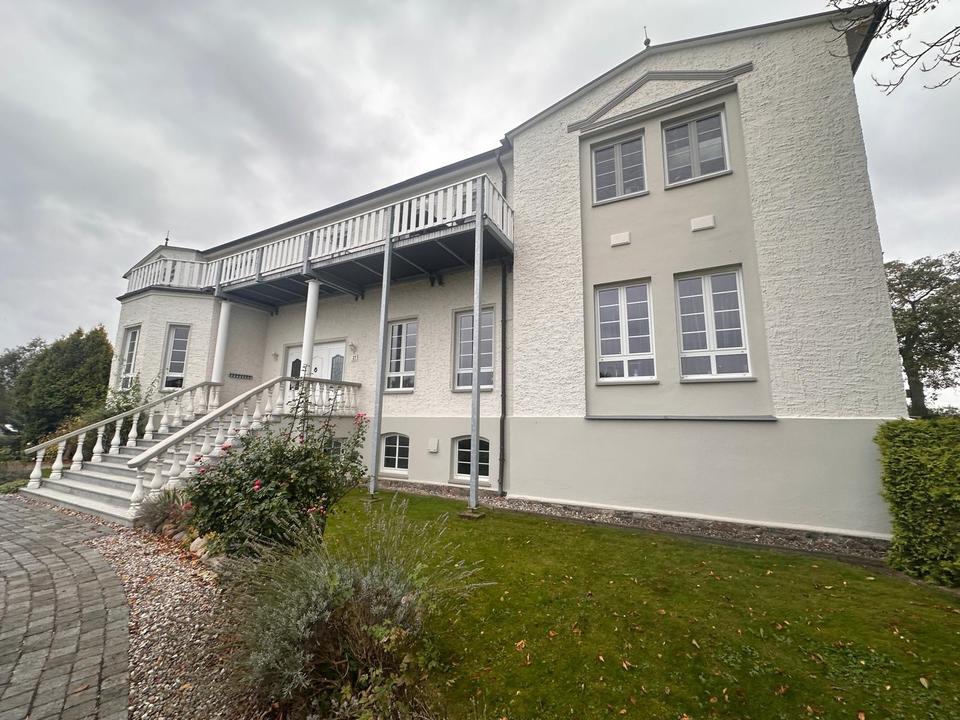 Thumbnail-Frisch renovierte Wohnung mit Stellplatz, teilmöbliert, 3 Zimmer