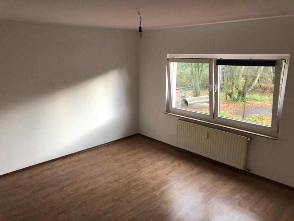 Thumbnail-3,5 Zimmer Wohnung mit Balkon in ruhiger Lage