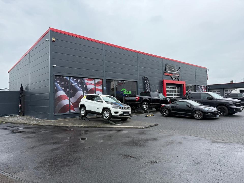 Thumbnail-Halle mit Stellplätze zu vermieten