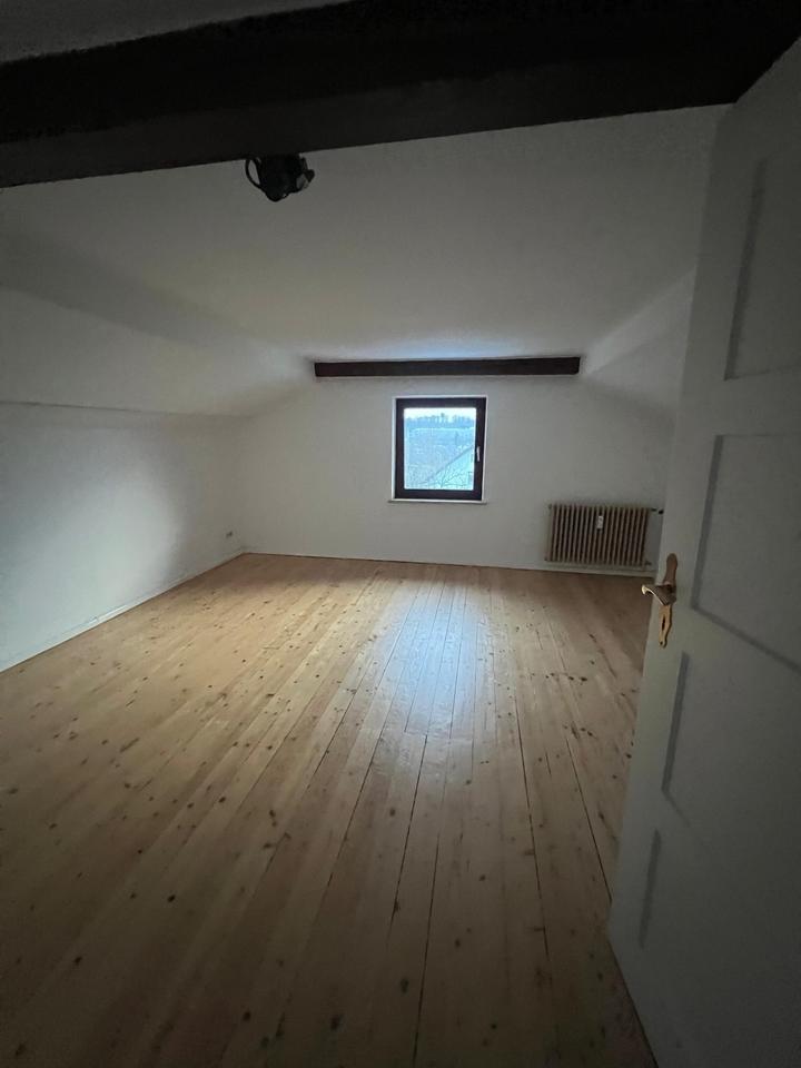 Thumbnail-4-Zimmer-Wohnung auf zwei Ebenen mit Einbauküche & eigenem Garten