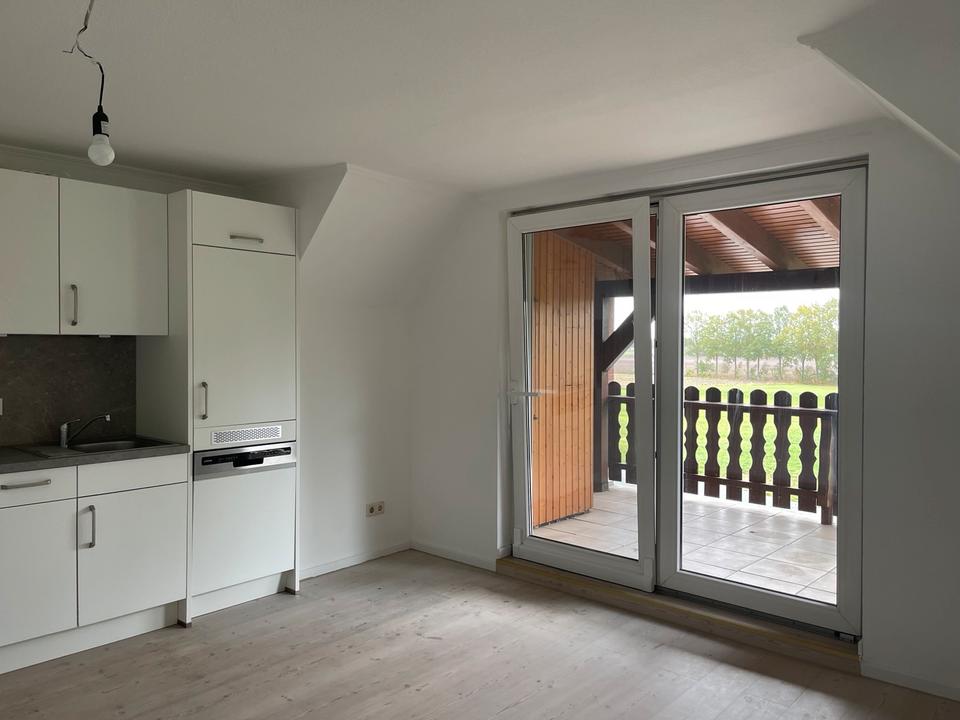 Thumbnail-Großzügige 2-Zimmerwohnung mit Balkon