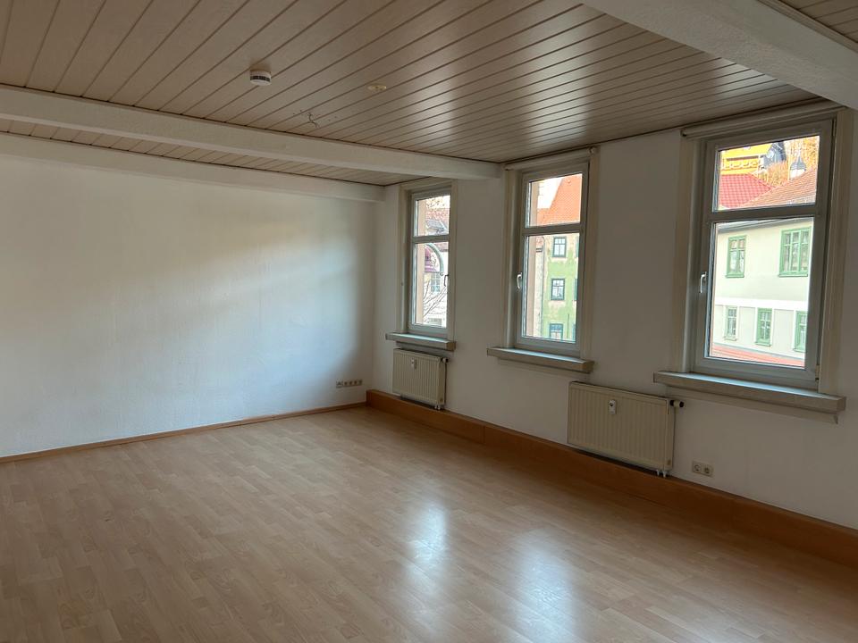 Thumbnail-Zentral wohnen mit Altbaucharme – 5-Raum-Wohnung