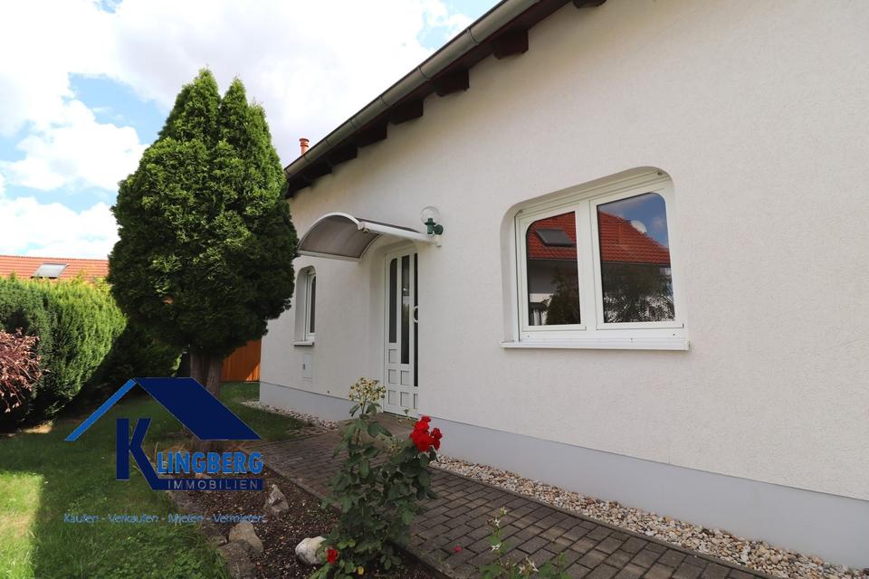 Thumbnail-3-Raum-Wohnung im Erdgeschoß - Gartenmitbenutzung und PKW-Stellplätzen zu vermieten - 360° Tour!