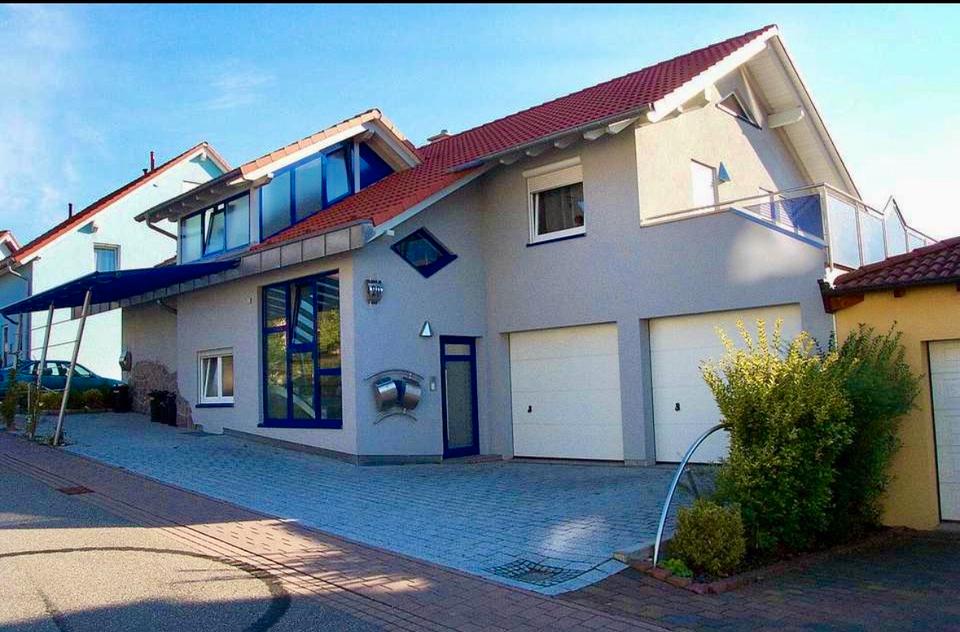 Thumbnail-Geräumige 4,5 Zimmer Dachgeschosswohnung mit Balkon