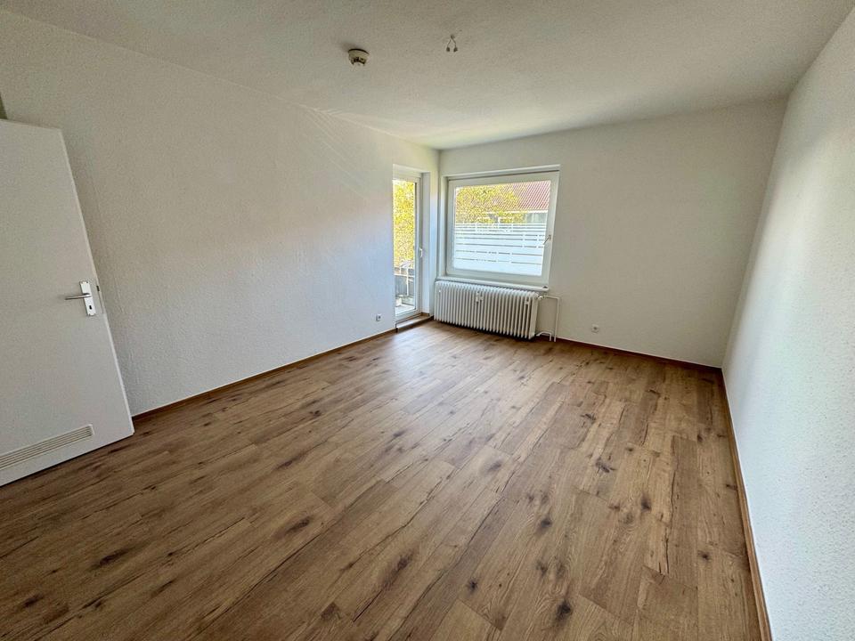 Thumbnail-Legdenwiese 1, GBH | Einziehen & wohlfühlen: Frisch renovierte 3-Zimmer-Wohnung mit Balkon in Gebhardshagen